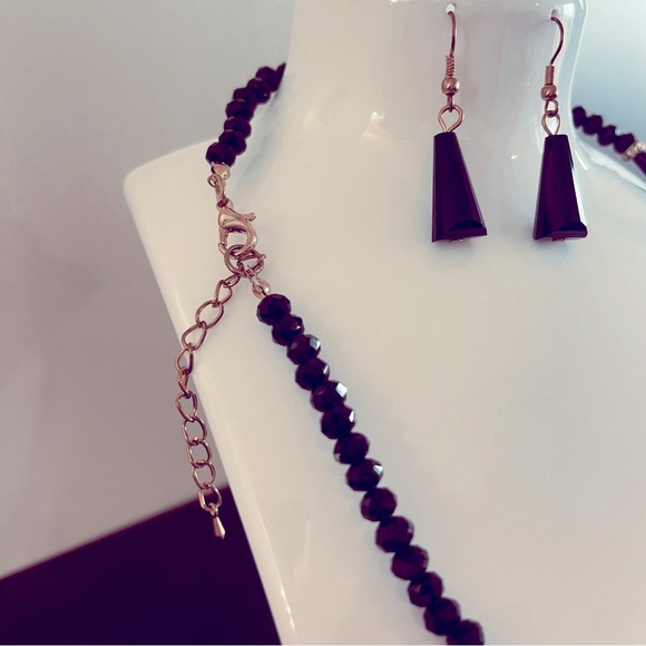 Melanie Lyne , vintage black geometric stones lucite necklace. New without tag - Picture 6 of 8